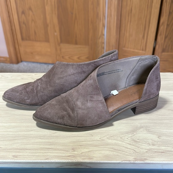 Universal Thread Shoes - Taupe women's booties